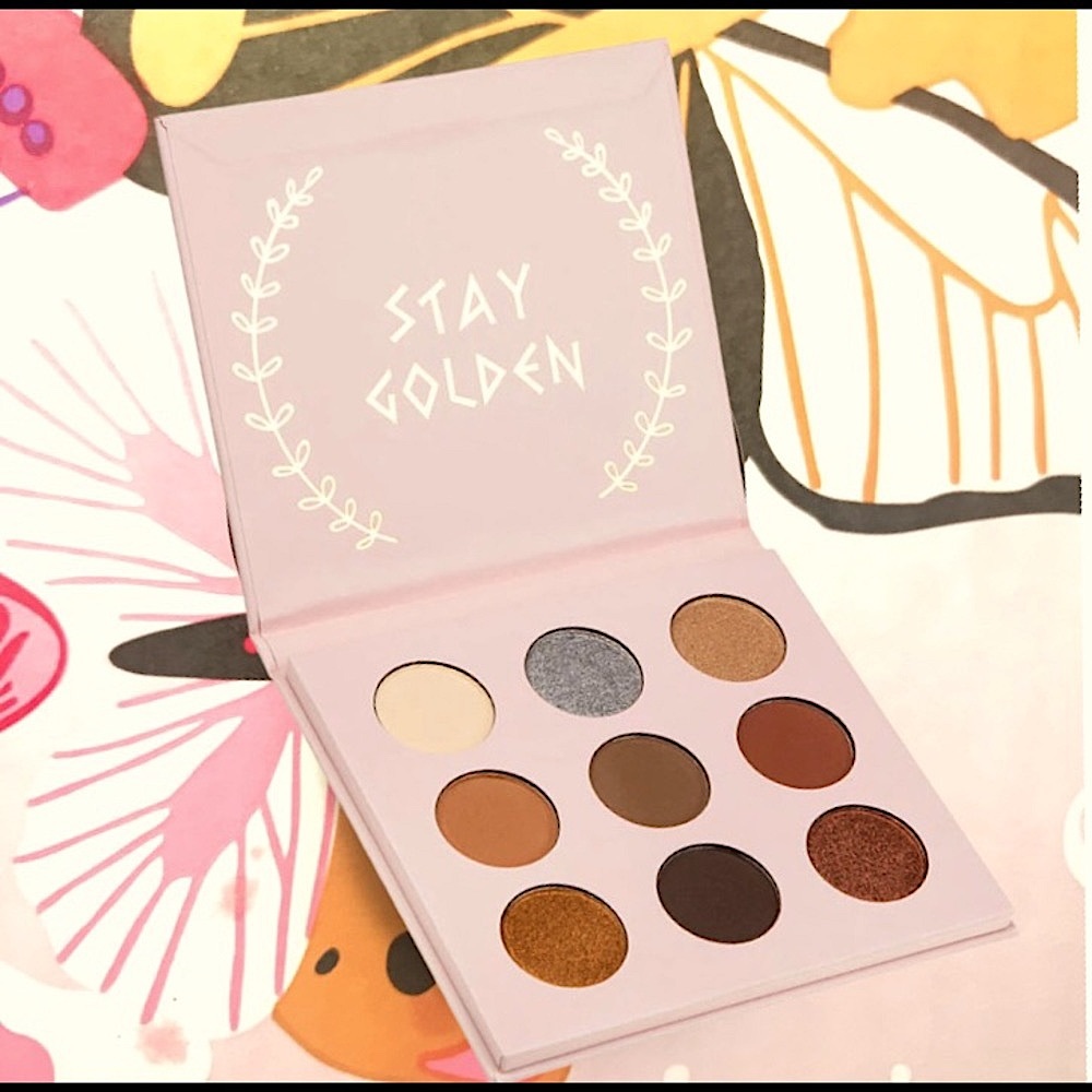 Beautaniq Beauty Golden Goddess Pigmented Eyeshadow Palette.